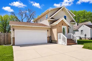 810 10th Ave SE, Austin, MN 55912 - Photo 1