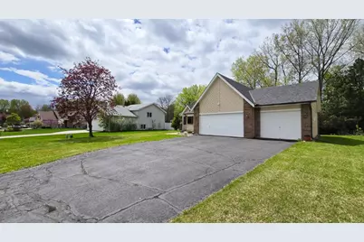 12929 Garrett Avenue, Apple Valley, MN 55124 - Photo 4