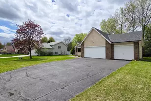 12929 Garrett Ave, Apple Valley, MN 55124 - Photo 4