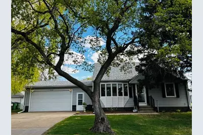 5256 Capitol Street NE, Fridley, MN 55421 - Photo 4