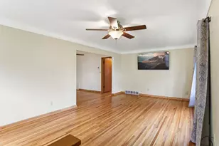 1562 Hoyt Ave E, Saint Paul, MN 55106 - Photo 4