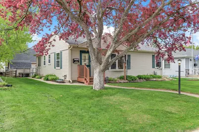 1562 Hoyt Avenue E, Saint Paul, MN 55106 - Photo 2