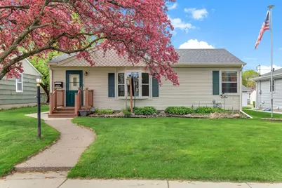 1562 Hoyt Avenue E, Saint Paul, MN 55106 - Photo 1
