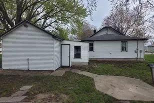440 E Main St, Madelia, MN 56062 - Photo 8