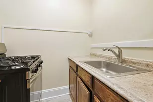 214 E 19th St, Minneapolis, MN 55403 - Photo 10