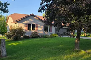 330 Arglen Dr, Owatonna, MN 55060 - Photo 1