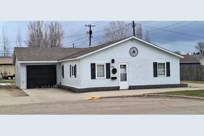306 11th Street, Walhalla, ND 58282 - Photo 1
