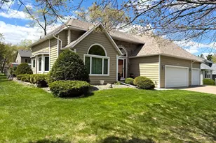 2555 Sylvan St, Little Canada, MN 55117 - Photo 2