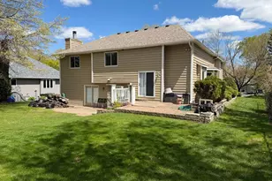 2555 Sylvan St, Little Canada, MN 55117 - Photo 4