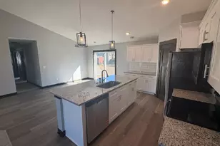 119 6th St SE, Geneva, MN 56035 - Photo 6
