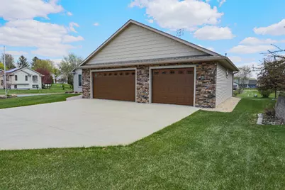298 Kusilek Street, River Falls, WI 54022 - Photo 6
