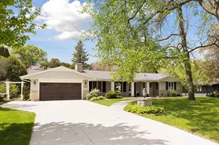 5512 Glengarry Pkwy, Edina, MN 55436 - Photo 2