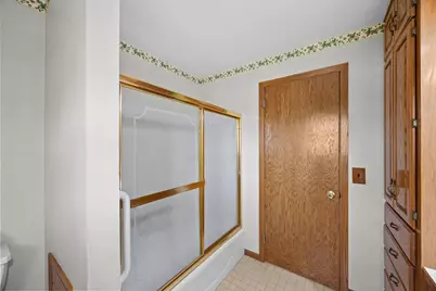 825 Spruce Street NE, Hutchinson, MN 55350 - Photo 20