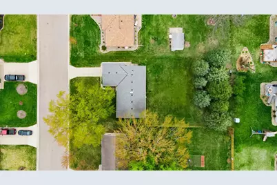 825 Spruce Street NE, Hutchinson, MN 55350 - Photo 40