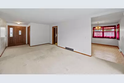 825 Spruce Street NE, Hutchinson, MN 55350 - Photo 6