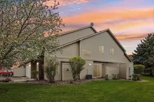2357 Oakridge Cir, Hudson, WI 54016 - Photo 2
