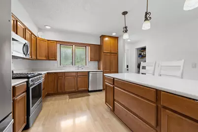806 Parkway Drive, Saint Paul, MN 55106 - Photo 8