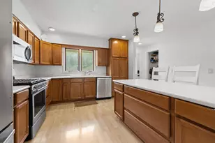806 Parkway Dr, Saint Paul, MN 55106 - Photo 8