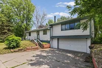 806 Parkway Drive, Saint Paul, MN 55106 - Photo 2
