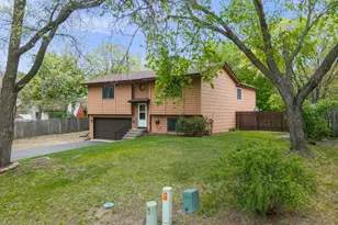 10651 Goldenrod St NW, Coon Rapids, MN 55448 - Photo 4