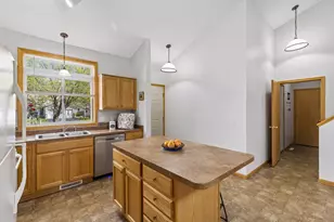 601 35th St W, Hastings, MN 55033 - Photo 6