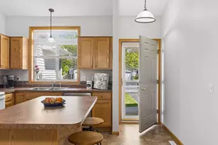 601 35th St W, Hastings, MN 55033 - Photo 2