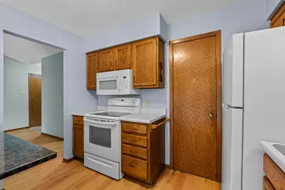 977 Heritage Court E, Vadnais Heights, MN 55127 - Photo 30