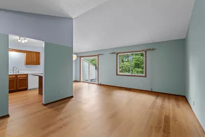 977 Heritage Court E, Vadnais Heights, MN 55127 - Photo 2
