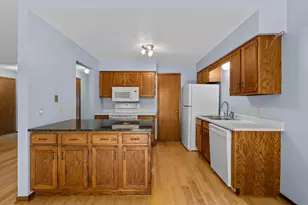 977 Heritage Ct E, Vadnais Heights, MN 55127 - Photo 26