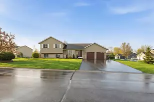 414 Maple Knoll Way NW, Saint Michael, MN 55376 - Photo 1