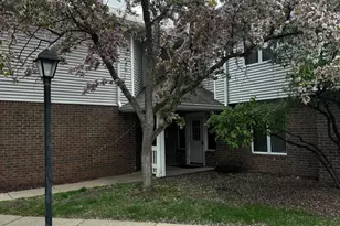 3590 Blue Jay Way, Eagan, MN 55123 - Photo 2