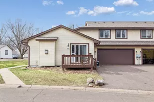 6690 Gretchen Ct N, Oakdale, MN 55128 - Photo 2