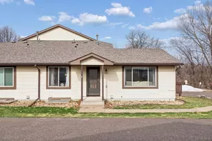 6690 Gretchen Ct N, Oakdale, MN 55128 - Photo 4