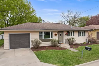 302 5th Avenue NW, Dodge Center, MN 55927 - Photo 4
