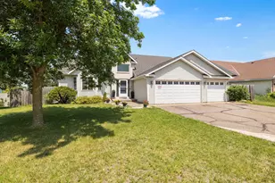1211 Hillside Rd, Sauk Rapids, MN 56379 - Photo 2