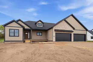 376 Moelter Ln, Hudson, WI 54016 - Photo 1