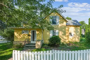 303 Lewis St, River Falls, WI 54022 - Photo 2