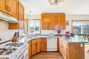 503 Cottonwood Street Southwest, Isanti, MN 55040 - Photo 14