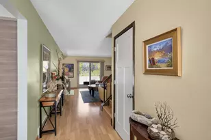 10203 Scarborough Rd, Bloomington, MN 55437 - Photo 14