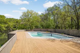 10203 Scarborough Rd, Bloomington, MN 55437 - Photo 24