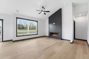 909 Acorn Ct, Hudson, WI 54016 - Photo 18