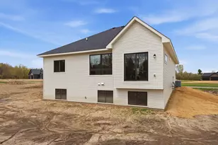 909 Acorn Ct, Hudson, WI 54016 - Photo 4