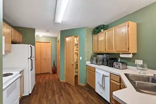 1088 Lovell Ave W, Roseville, MN 55113 - Photo 14