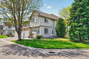1088 Lovell Ave W, Roseville, MN 55113 - Photo 2