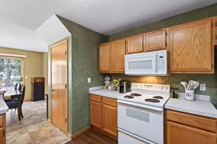 1088 Lovell Ave W, Roseville, MN 55113 - Photo 16