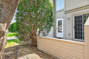 1088 Lovell Ave W, Roseville, MN 55113 - Photo 6