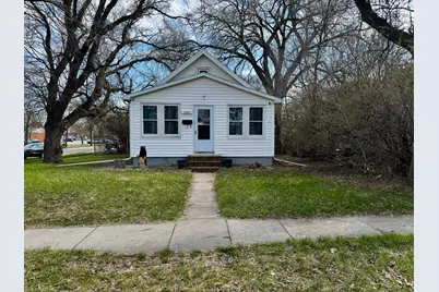 1622 S 11th Avenue S, Fargo,  58103 - Photo 1