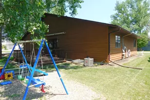 2524 25th Ave S, Fargo,  58103 - Photo 4