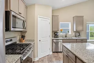18137 Hidden Creek Trl, Lakeville, MN 55044 - Photo 10