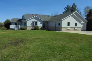 101 Northridge Dr, Kenyon, MN 55946 - Photo 2
